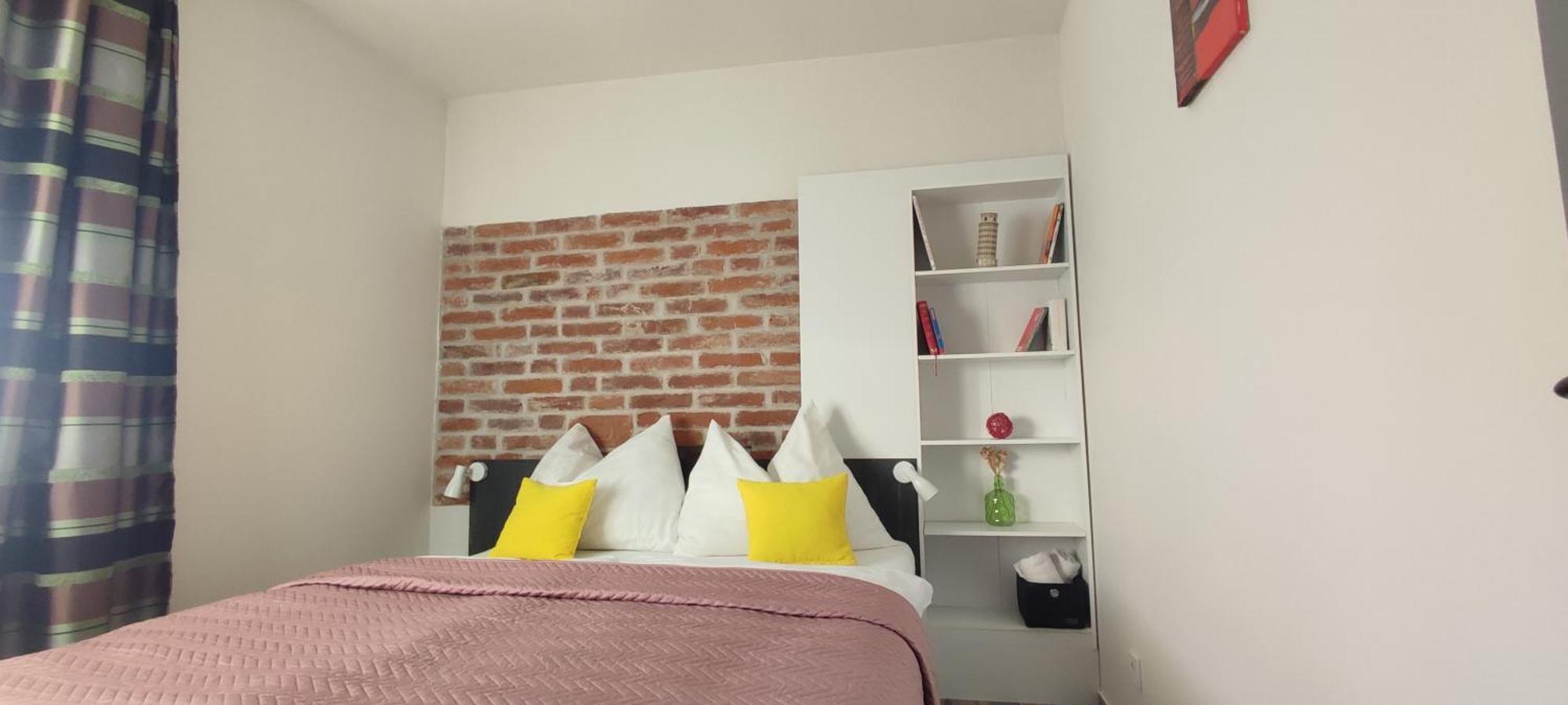 Koller Apartmanház Sárvár Exterior foto
